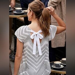 GAP Cream & Black Chevron Print Bow-Back Blouse - Size Large